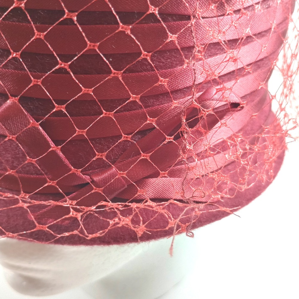 Vintage Miss Becky Womens Pillbox Hat Burgundy Wool Felt Birdcage Veil Ribbon - Picture 2 of 9